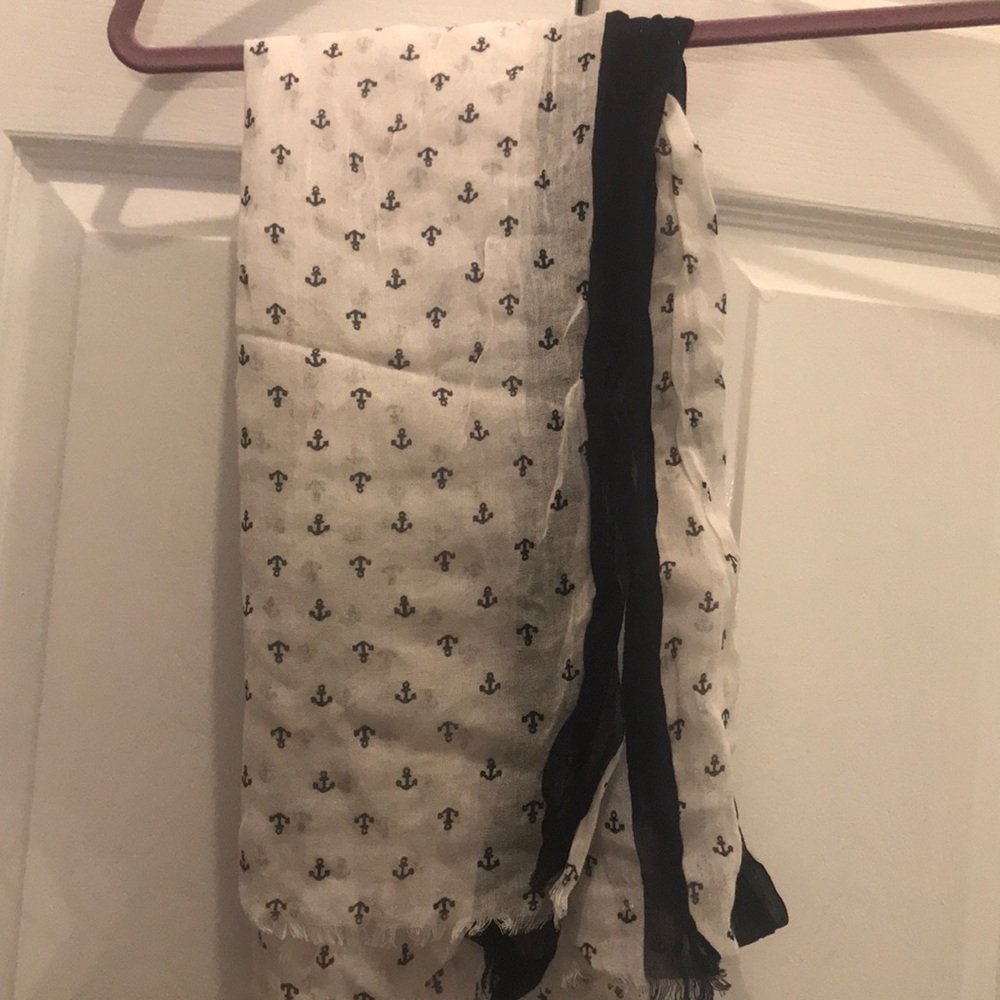 Banana Republic navy and cream anchor print scarf